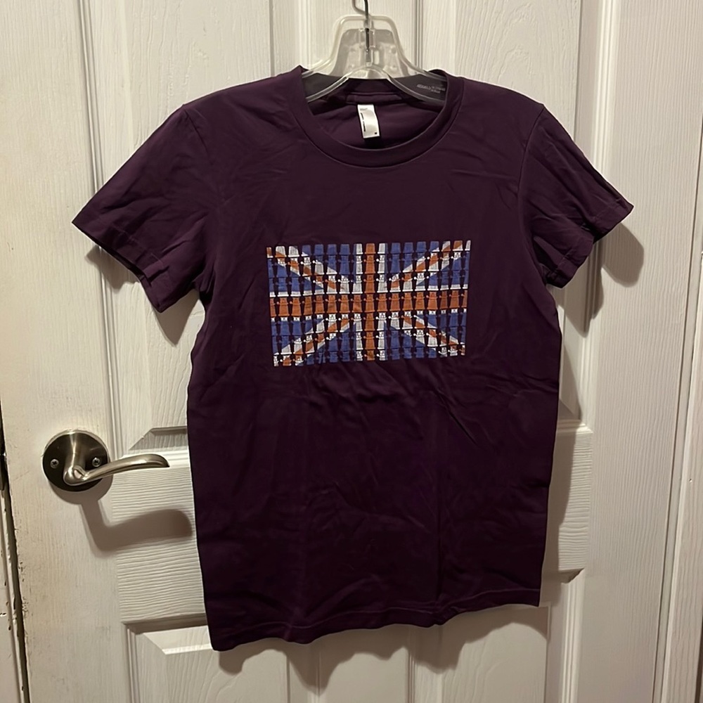 Dr Who Daleck/UK FLAG. NWOT. Size M